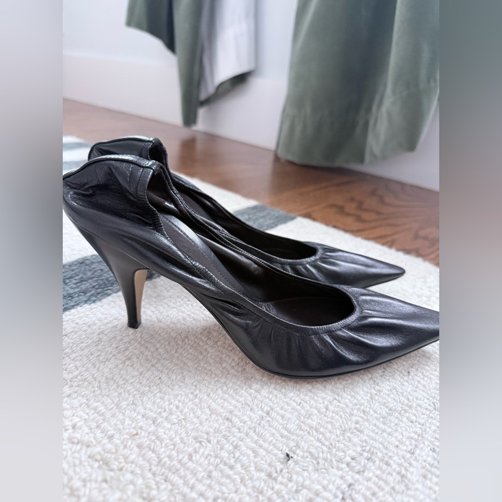 The Row Black Liisa Pumps